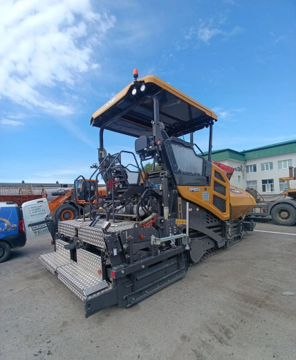 Асфальтоукладчик XCMG RP805S